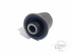 Fremre foring på nedre bærearm