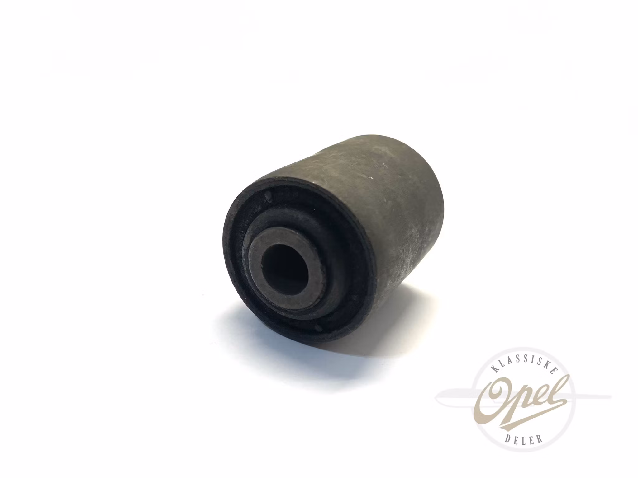 Fremre foring på nedre bærearm