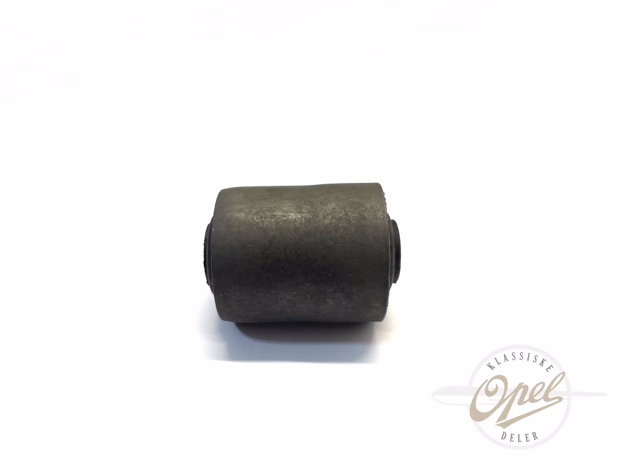 Fremre foring på nedre bærearm