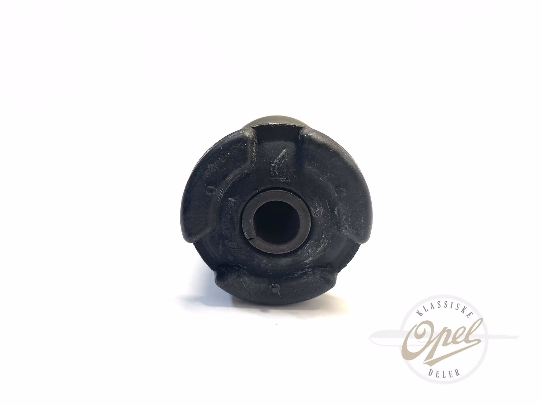 Foring til nedre bærearm foran