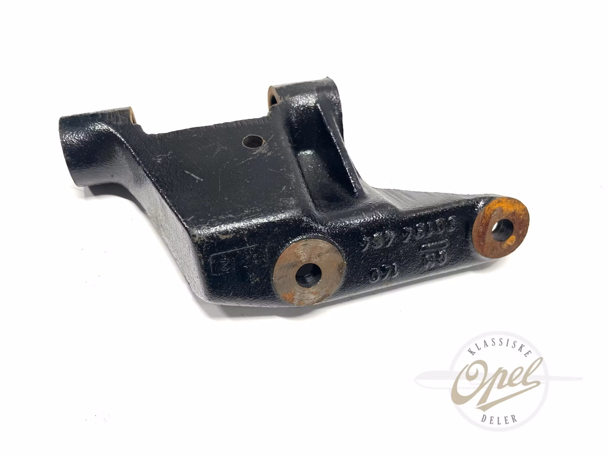 Nedre feste til dynamo