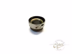 Grounding plate for cigarette lighter