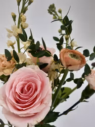 Bukett i säsongens blommor, liten