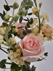 Bukett i säsongens blommor, liten