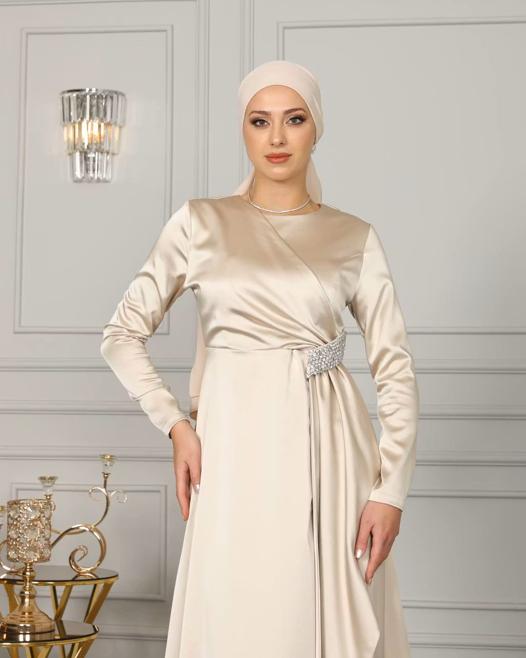 Långärmade klänningar Beige