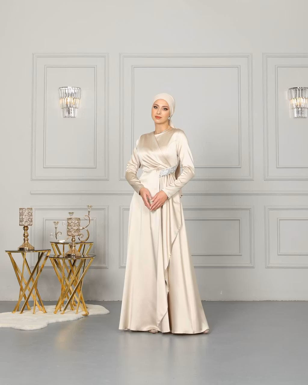 Långärmade klänningar Beige