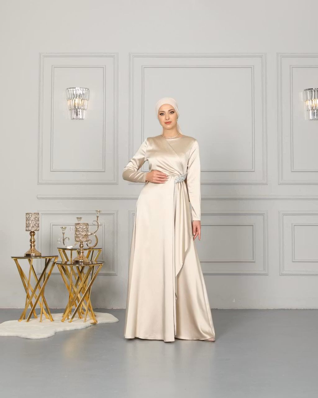 Långärmade klänningar Beige
