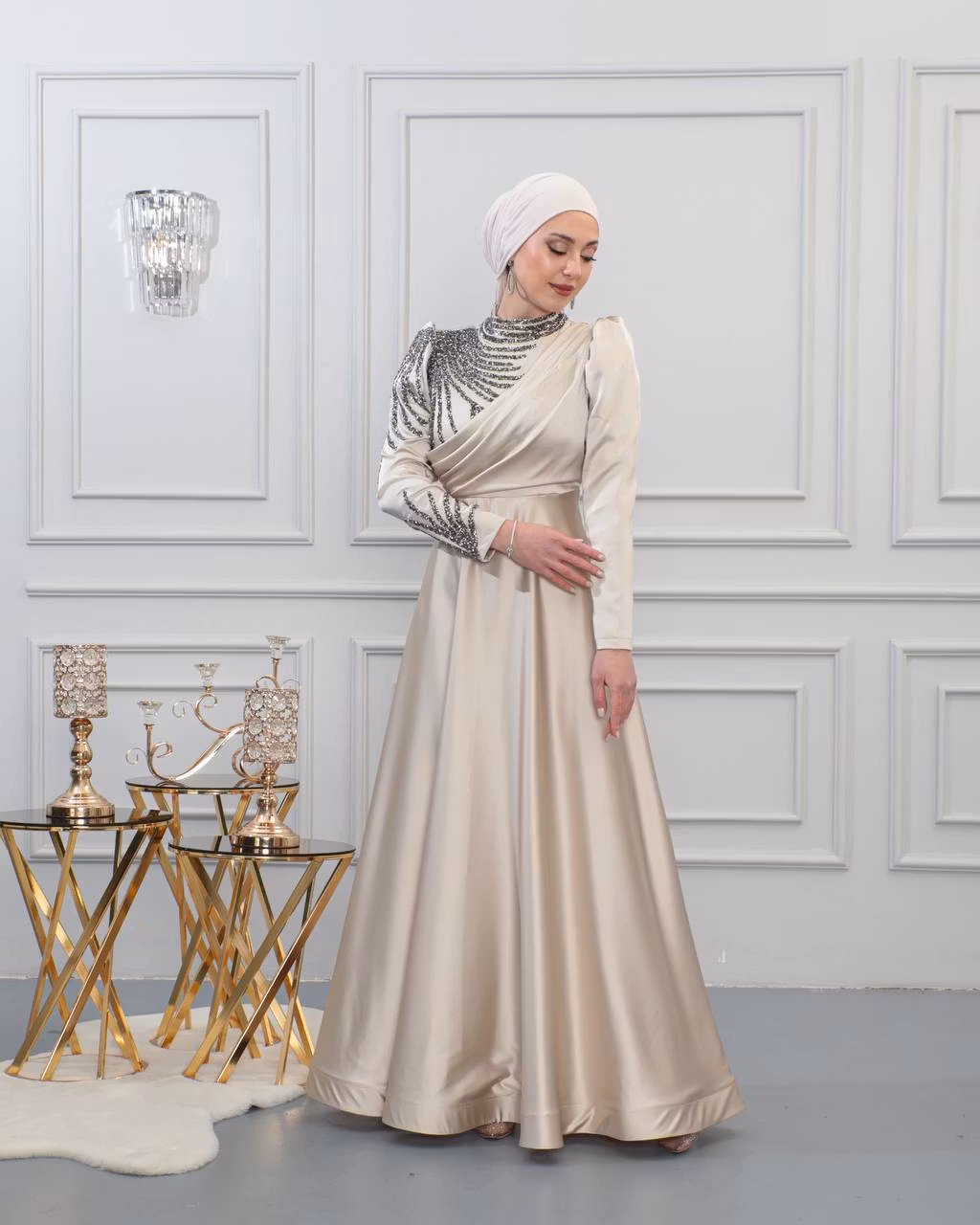 Långärmade klänningar Beige