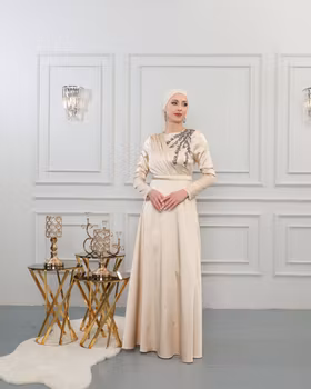 Långärmade klänningar Beige
