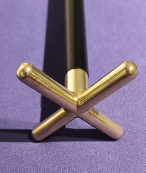 Pool cue with rest