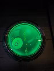8-ball Neon Klokke