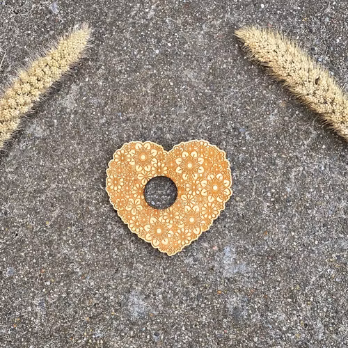 Hjärtformat klotställ i trä (ljus)