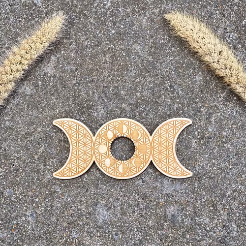 Klotställ i trä i form av trippelmåne och månfaser