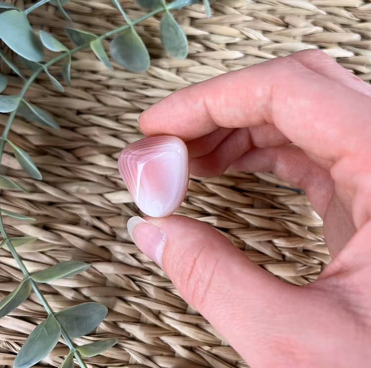 Rosa bandad agat trumlad (mellan)