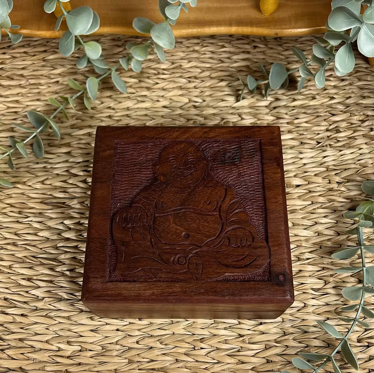 Ask/låda/skrin i sheeshamträ med buddha på
