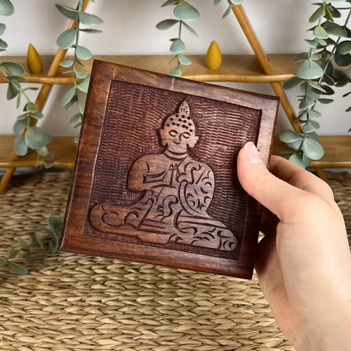 Ask/låda/skrin i sheeshamträ med buddha på