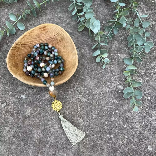 Mala halsband (handknutet) Indisk agat & Vit matt jaspis