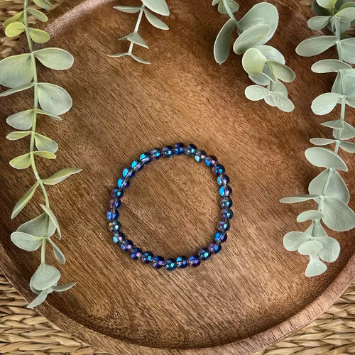 Stenarmband av kvarts med titanaura beläggning (6 mm) A