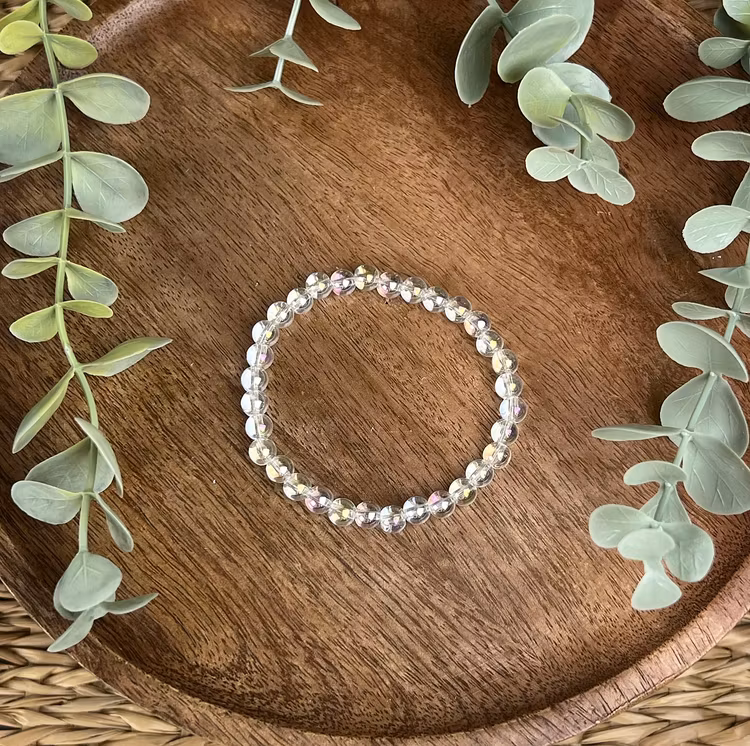 Stenarmband av kvarts med angel aura beläggning (6 mm)