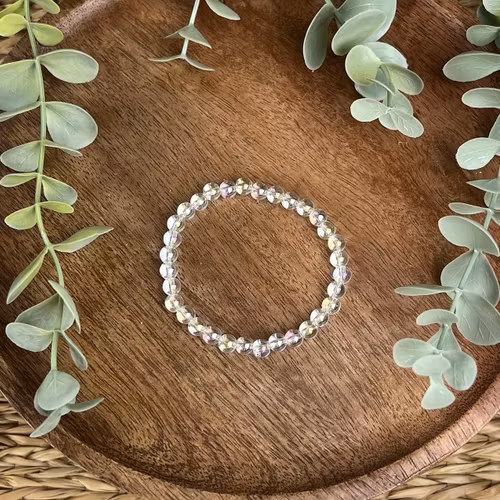 Stenarmband av kvarts med angel aura beläggning (6 mm)