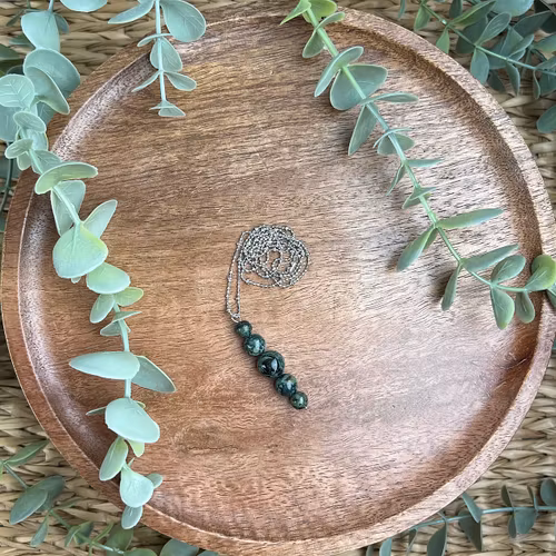 Cassiopeja halsband med Kambabajaspis