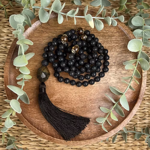 Mala halsband (handknutet) Lavasten & Bronsit