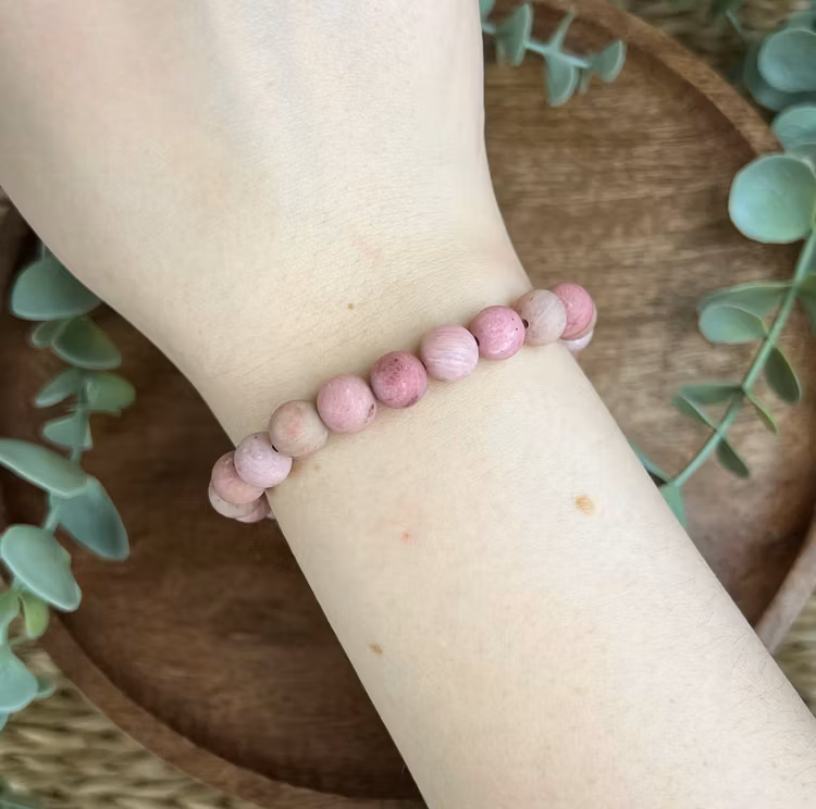 Stenarmband av matt Rhodonit A (8 mm)