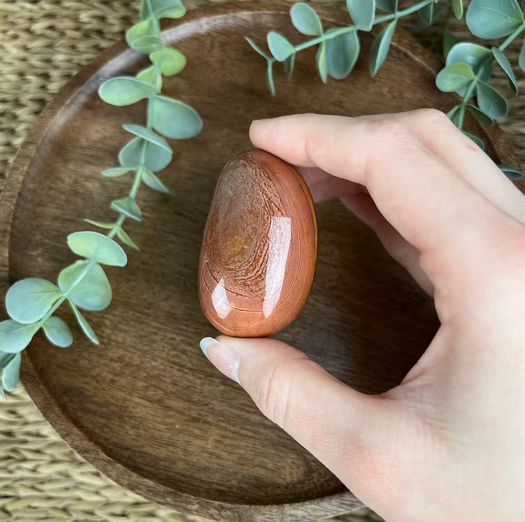 Polykromjaspis meditationssten (handsten) U