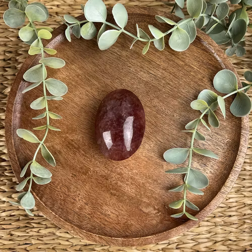 ”Jordgubbskvarts” (Röd Aventurin) meditationssten/handsten D