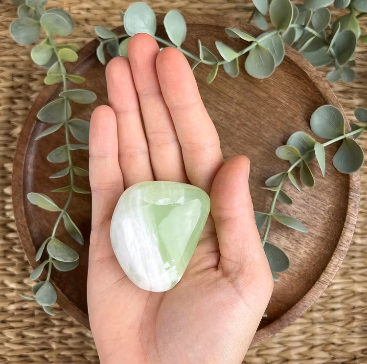 Grön Kalcit meditationssten (handsten) F