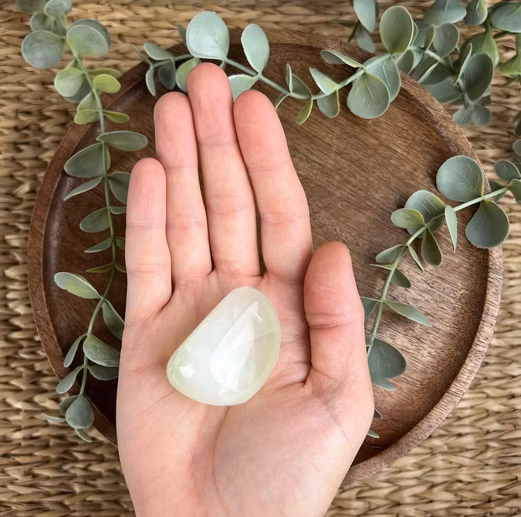 Grön Kalcit meditationssten (handsten) J
