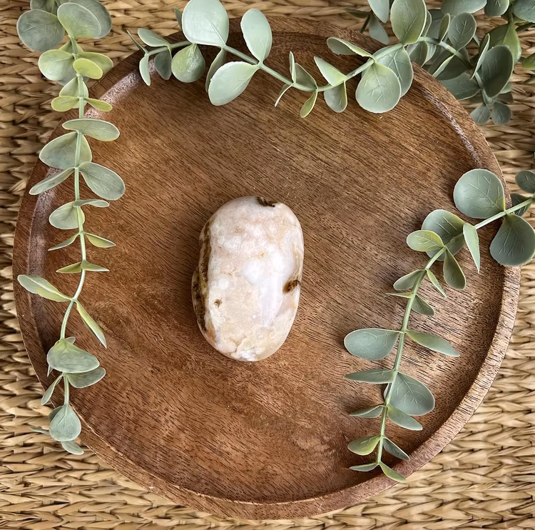 Blomsteragat meditationssten (handsten) D