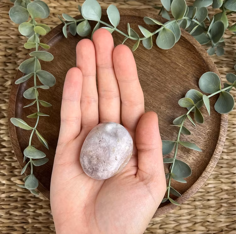 Blomsteragat meditationssten (handsten) G