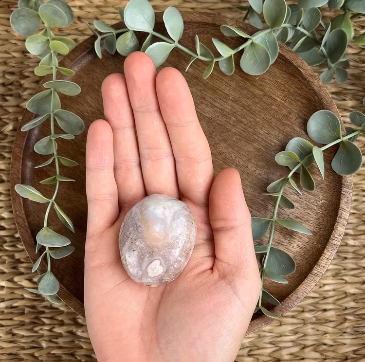 Blomsteragat meditationssten (handsten) G