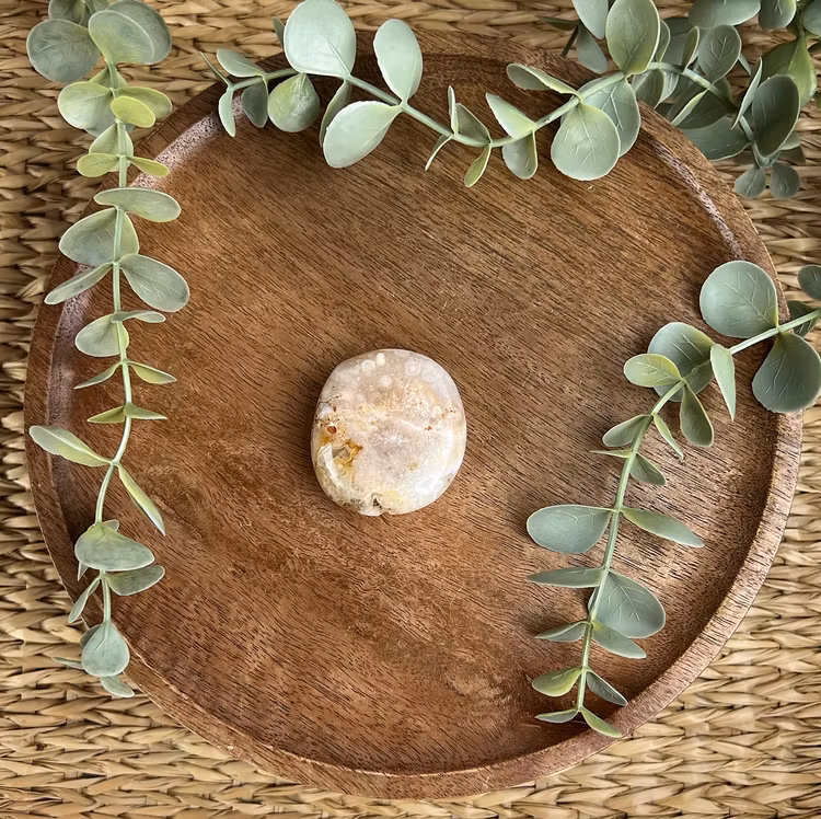 Blomsteragat meditationssten (handsten) K