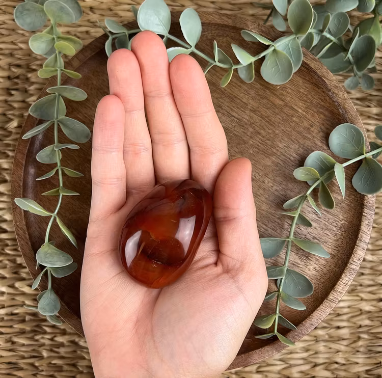 Karneol meditationssten (handsten) B