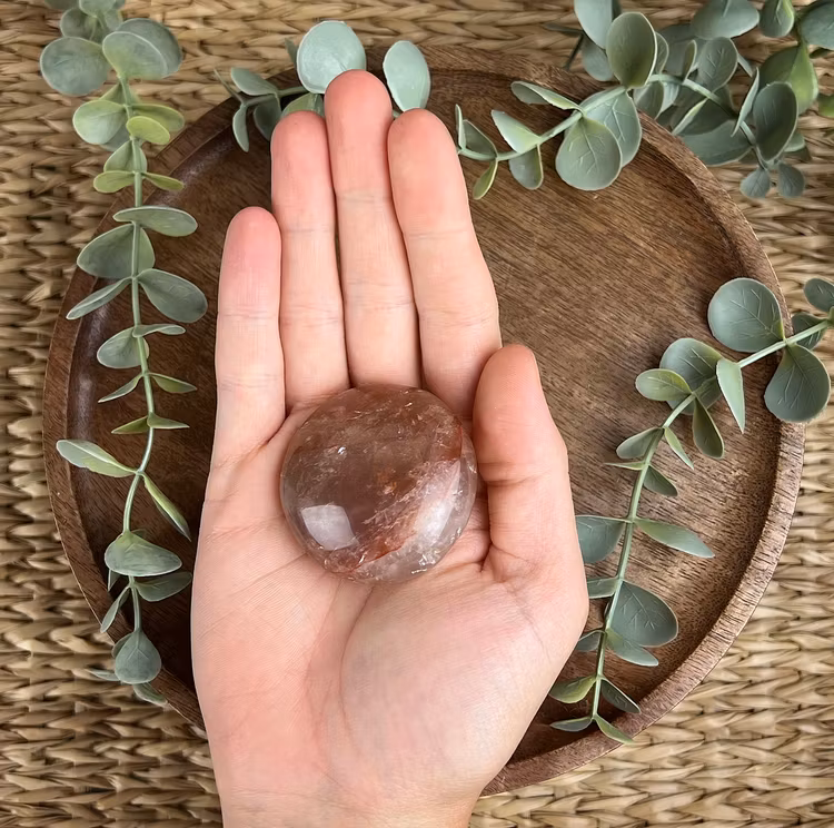 Eldkvarts (Röd Hematoidkvarts) meditationssten/handsten A