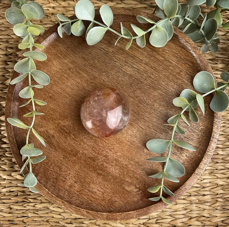 Eldkvarts (Röd Hematoidkvarts) meditationssten/handsten A