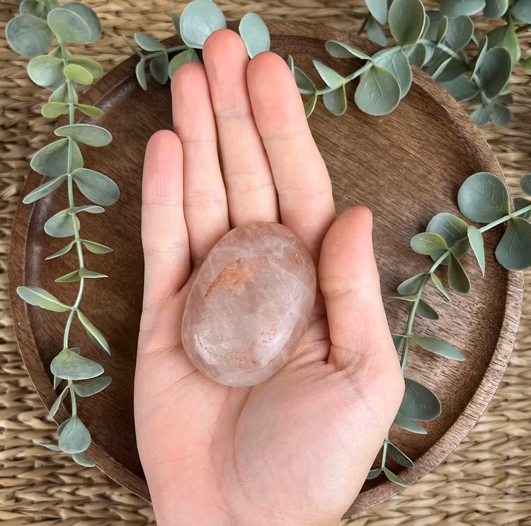 Eldkvarts (Röd Hematoidkvarts) meditationssten/handsten B