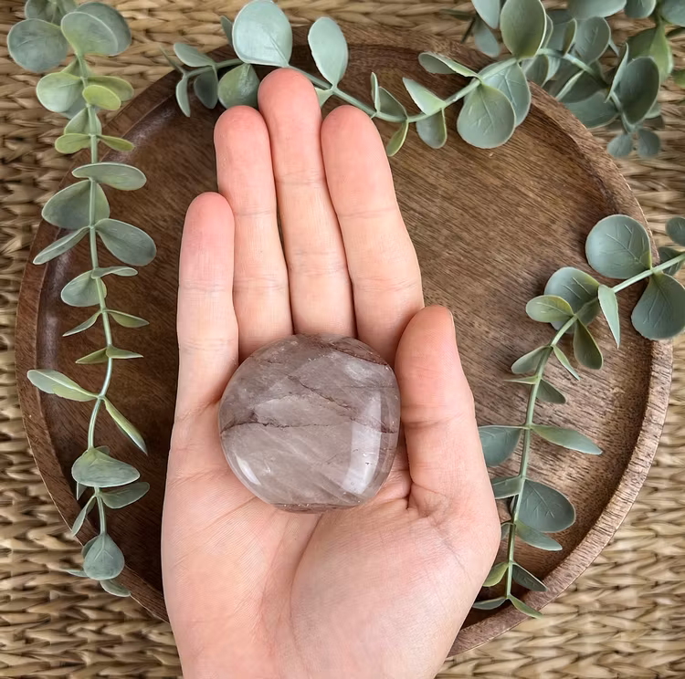 Eldkvarts (Röd Hematoidkvarts) meditationssten/handsten D