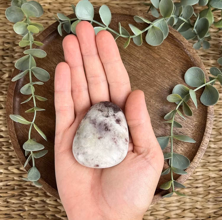 Pegmatit meditationssten (handsten) A