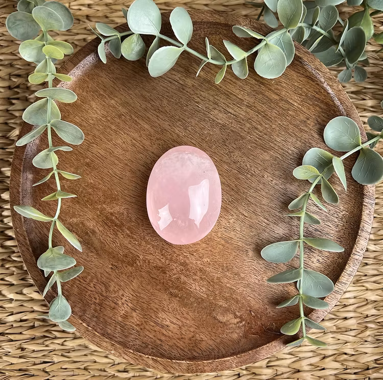 Rosenkvarts meditationssten (handsten) B