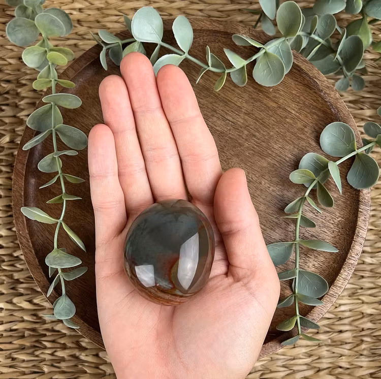 Polykrom Jaspis meditationssten (handsten) N
