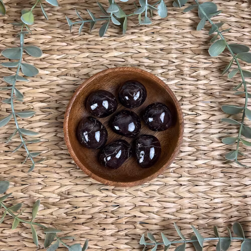 Granat ”kramis”/cuddle med Asterism (stjärna)