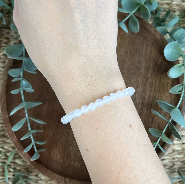 Stenarmband av Vit Kalcedon (6 mm)