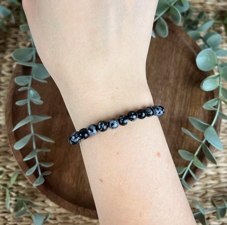Stenarmband av Snöflingeobsidian (6 mm)