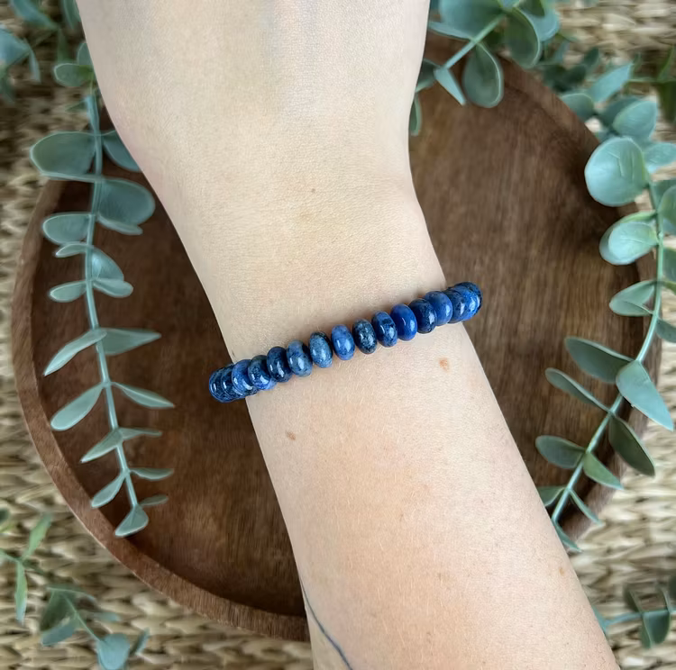 Stenarmband av Dumortierit (rondeller)