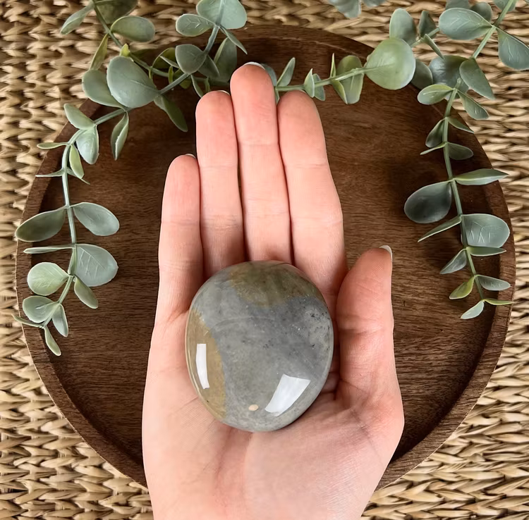 Polykromjaspis meditationssten (handsten) C