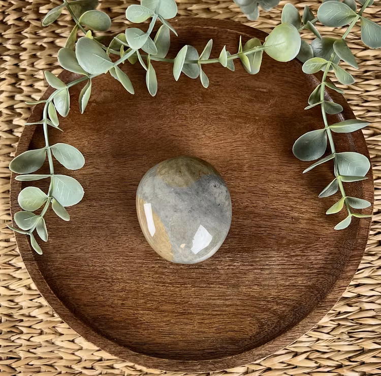 Polykromjaspis meditationssten (handsten) C
