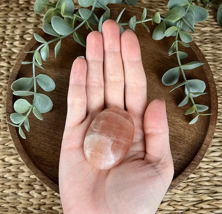 Rosenkalcit meditationssten/handsten B